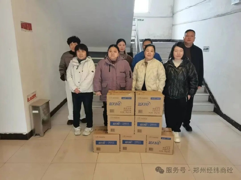 春风浩荡，芳华灼灼，女神节快乐！